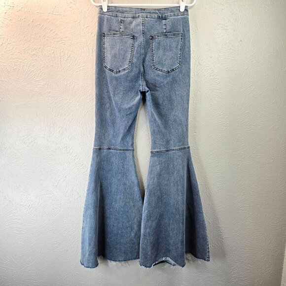 Free People Flare Jeans 28 High Waisted Light Blue Wash Boho Bell Bottom Denim - Picture 6 of 10